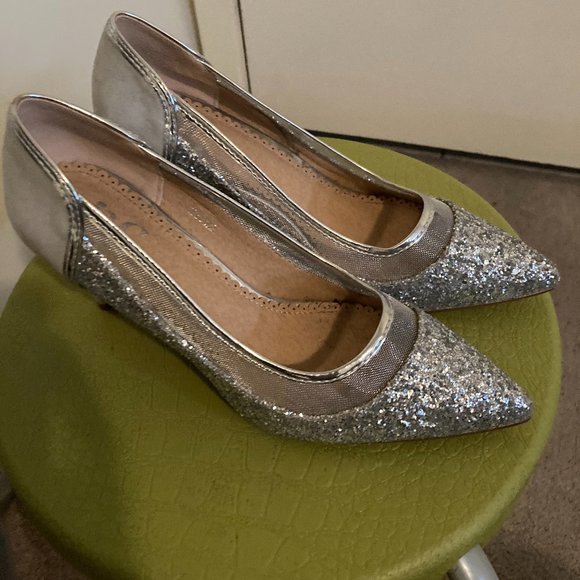 silver KALANI PUMP shoe - Picture 1 of 2